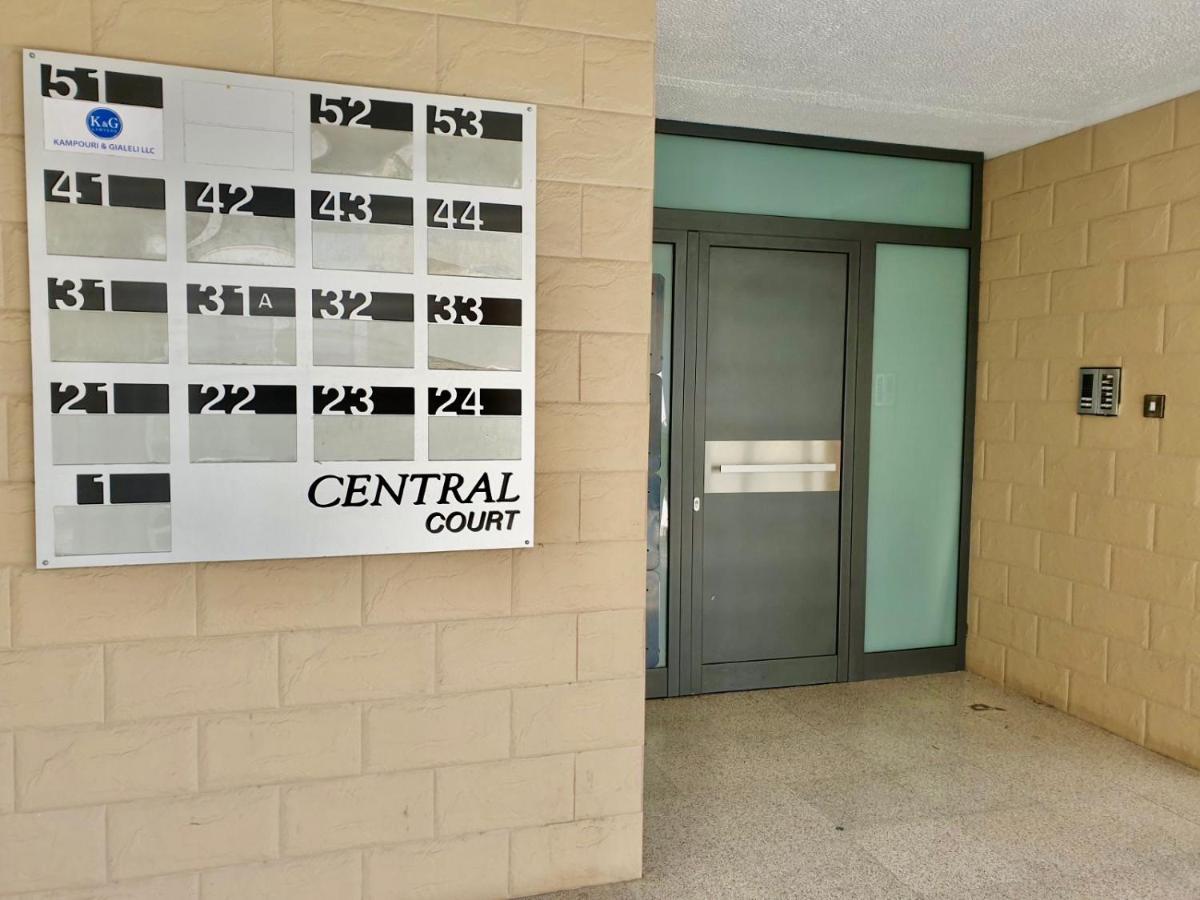 2-Bedroom Appartment In Center 니코시아 외부 사진