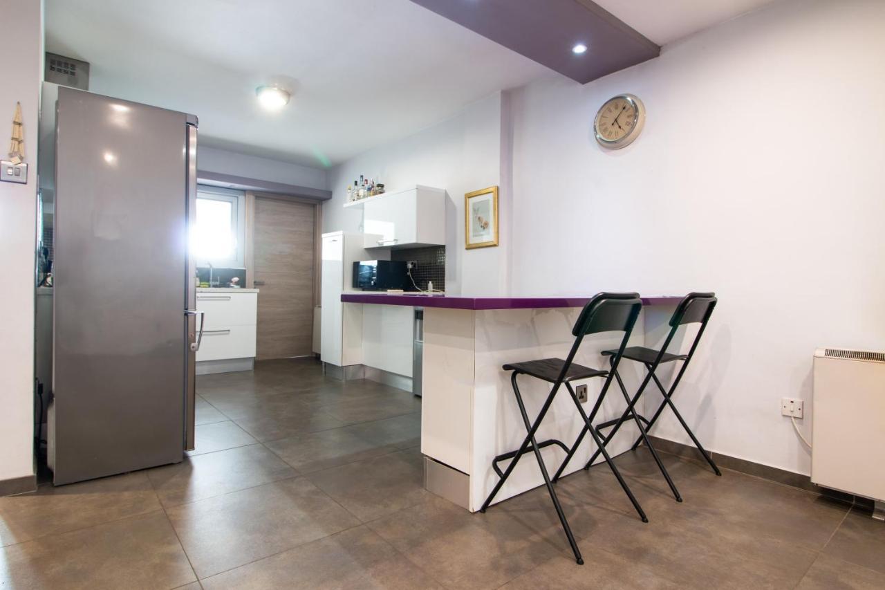 2-Bedroom Appartment In Center 니코시아 외부 사진